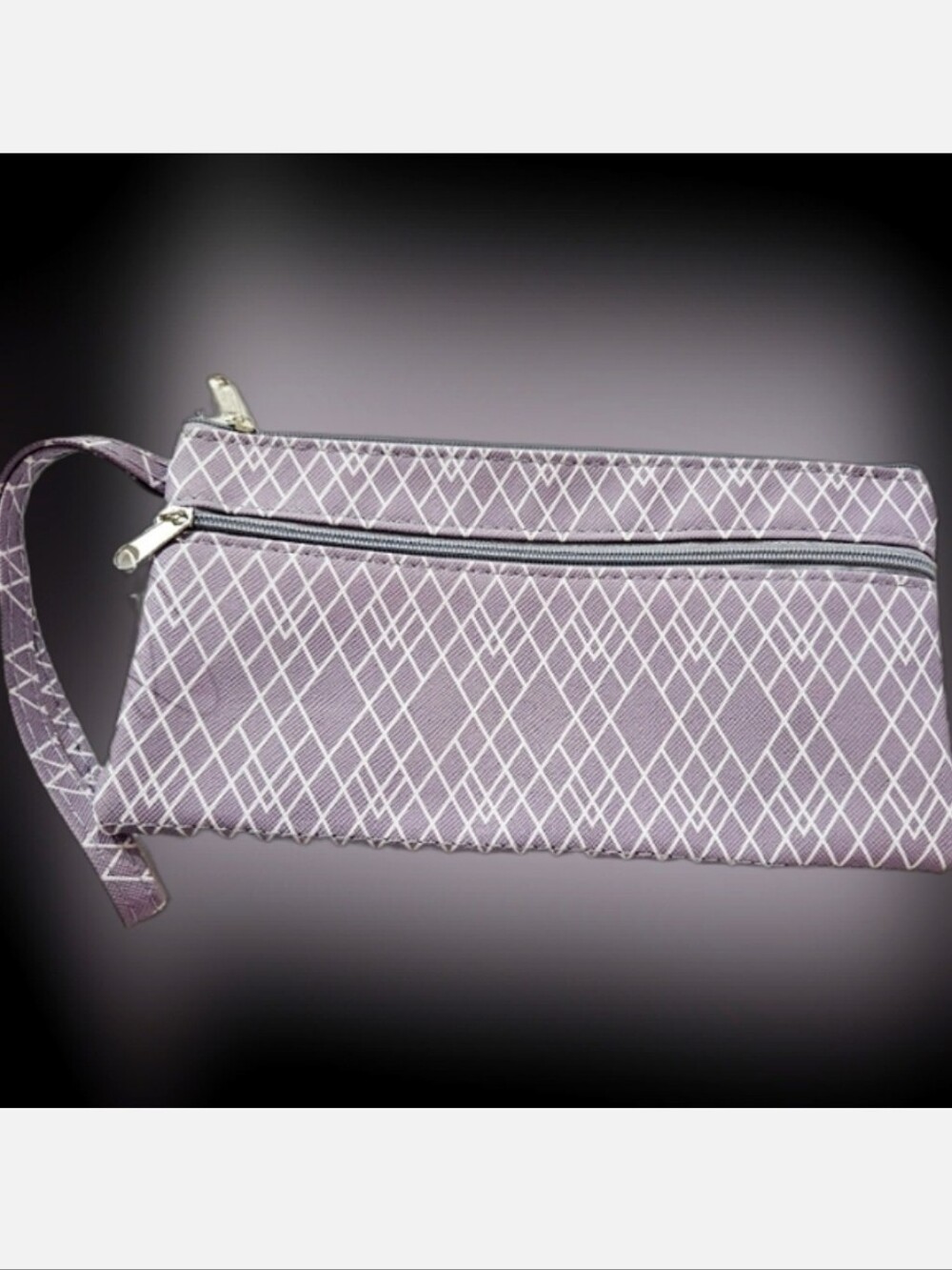 NWT LONG FAUX LEATHER CLASSIC GRAY DIAMONTÉ ZIPPER WRISTLET CLUTCH!